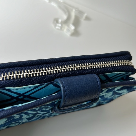 Vera Bradley Cuban Tiles RFID Zip Around Wallet Wristet Clutch - Picture 9 of 11